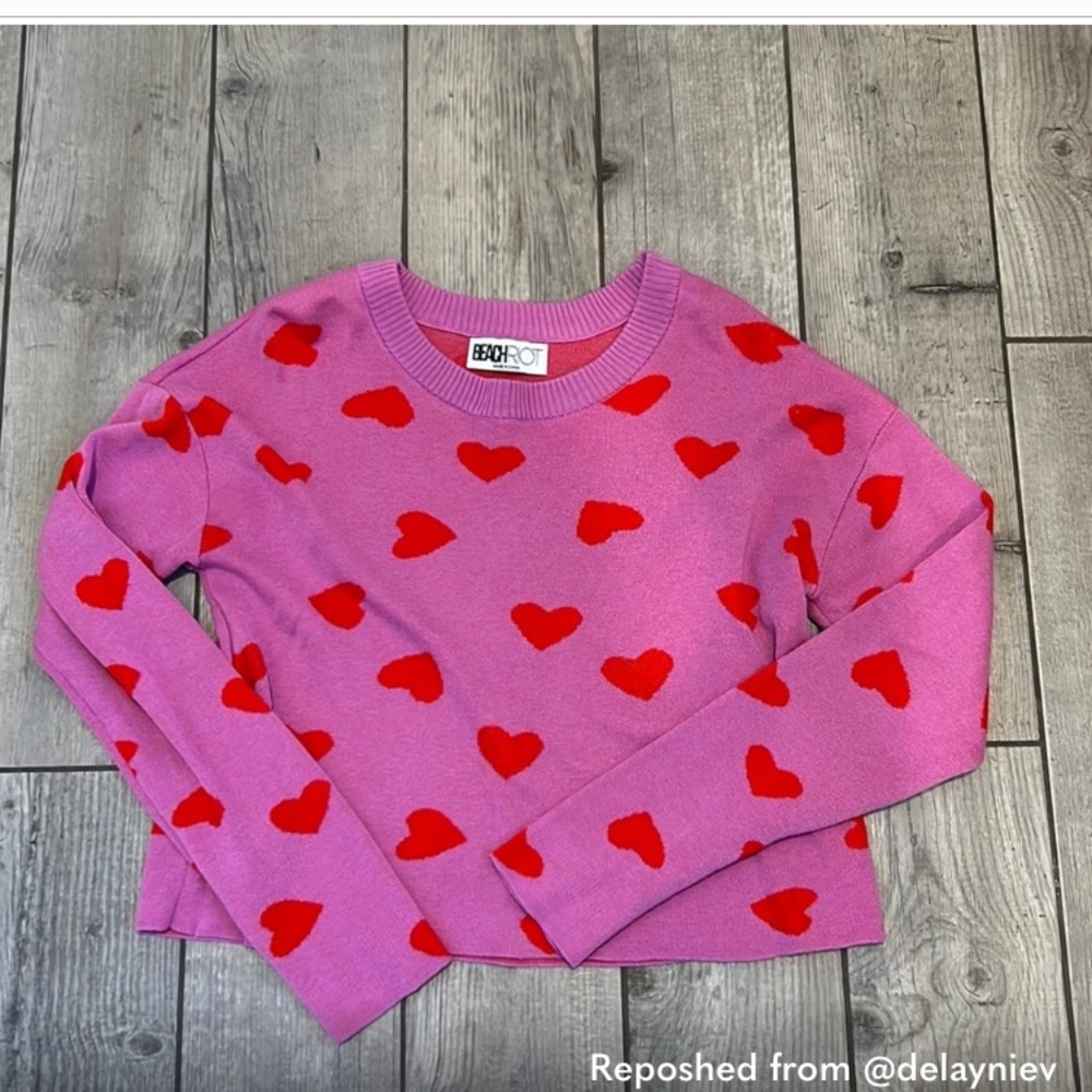 COPY - beach riot heart sweater/long sleeve